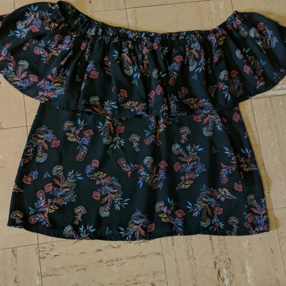 Juniors S Forever 21 Black Floral Top